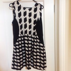 Statement Black & White Open Back Dress w/ Pockets
